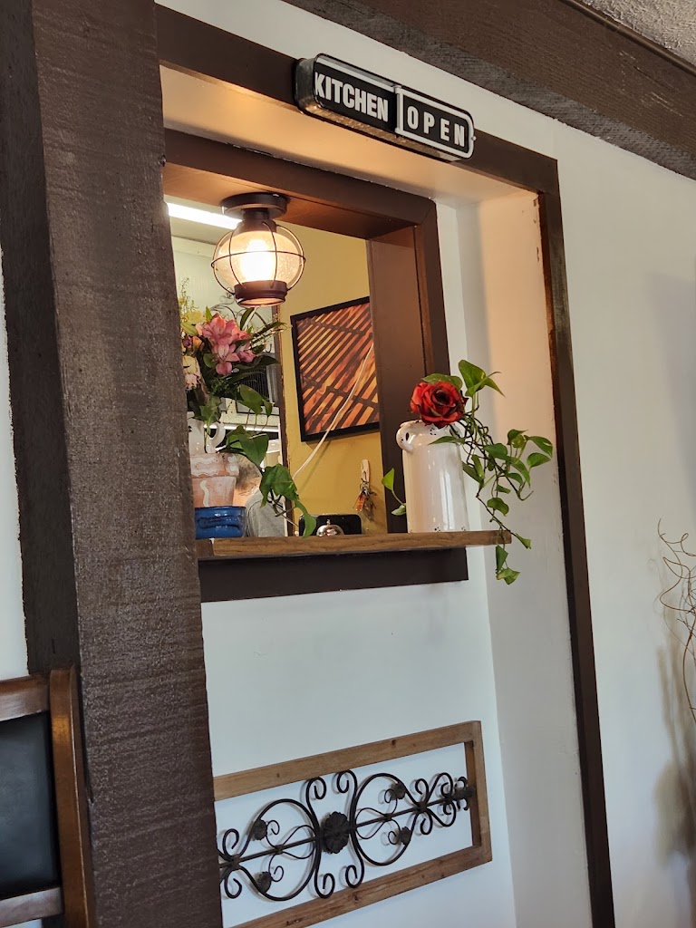 Beverly Bar & Grill 67423