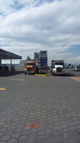 Opiniones de Estacion de Servicio LOS SAUCES LATACUNGA en Latacunga - Gasolinera