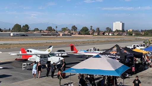 Compton/Woodley Airport