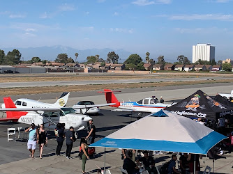 Compton/Woodley Airport