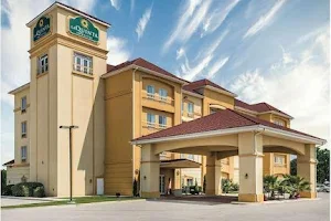 La Quinta Inn & Suites by Wyndham Brownwood image