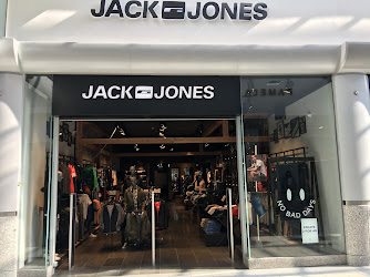 JACK & JONES