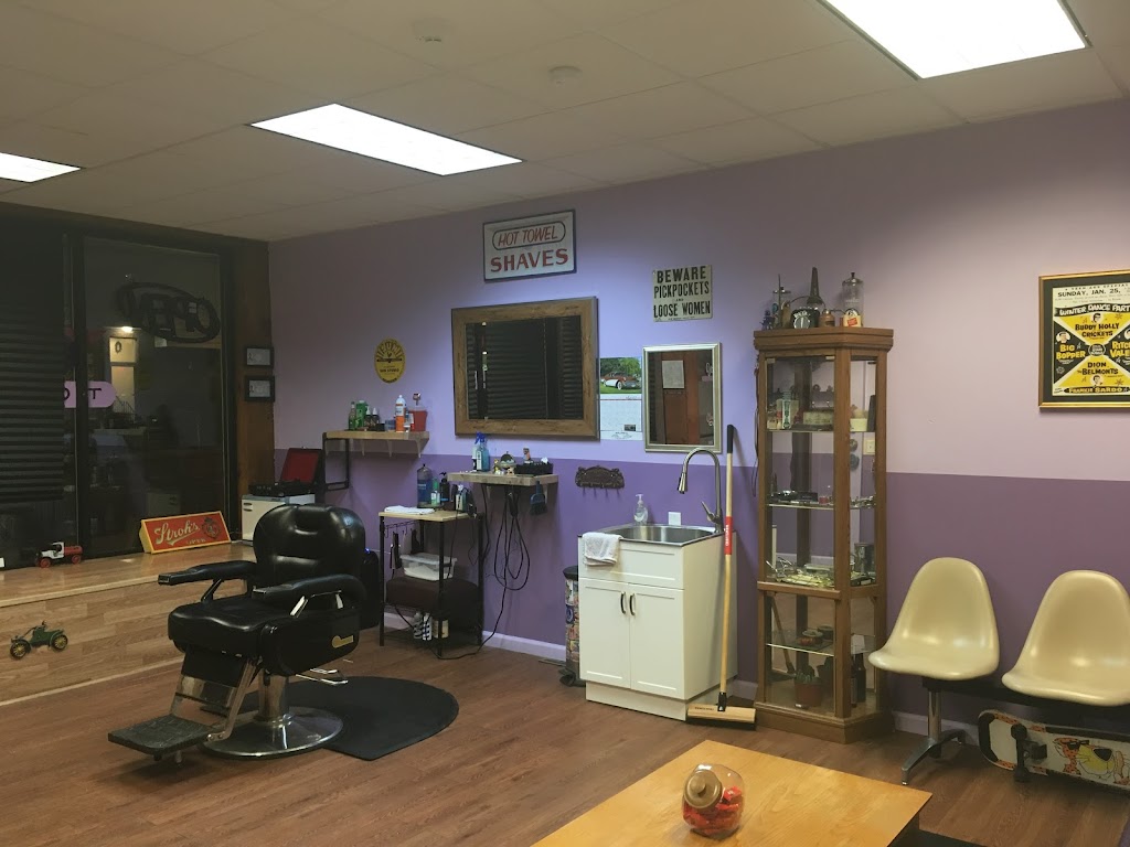 Joe's Tonsorial 13206