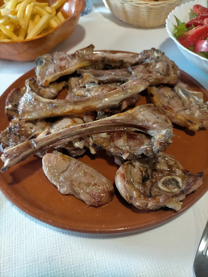 Asador El Fogón - C. de la Iglesia, 49, 37590 Morasverdes, Salamanca, Spain