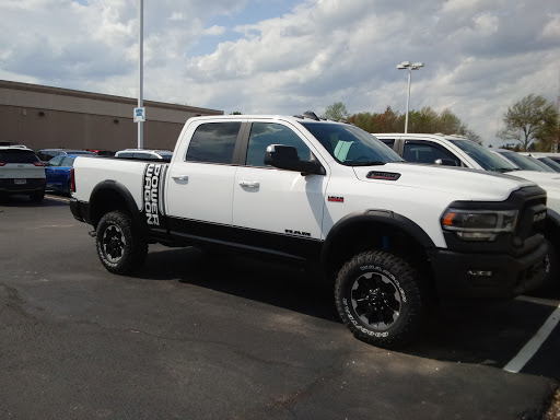 Car Dealer «Falls Chrysler Jeep Dodge», reviews and photos, 4100 State Rd, Cuyahoga Falls, OH 44223, USA