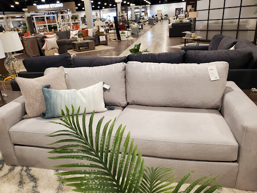 Furniture Store «Living Spaces - Glendale, AZ», reviews and photos, 6767 W Bell Rd, Glendale, AZ 85308, USA