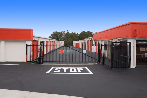 Self-Storage Facility «Public Storage», reviews and photos, 640 San Pablo Ave, Pinole, CA 94564, USA