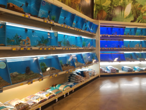 Pet Supply Store «PetSmart», reviews and photos, 1720 N Pointe Dr, Durham, NC 27705, USA