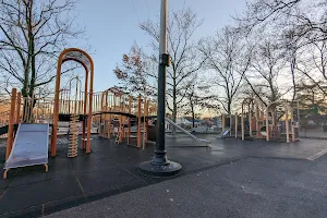 Oakland Gardens Playground image