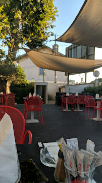 Atmosphère du Bar Tabac De Saint Tronc- Restaurant le jardin à Marseille - n°3