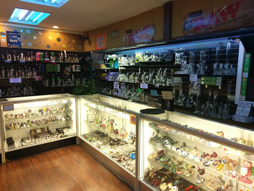 Tobacco Shop «Recked Smoke Shop», reviews and photos, 8216 W Waters Ave, Tampa, FL 33615, USA