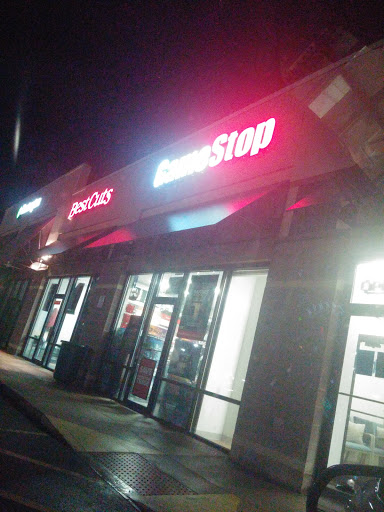 Video Game Store «GameStop», reviews and photos, 36181 Euclid Ave, Willoughby, OH 44094, USA