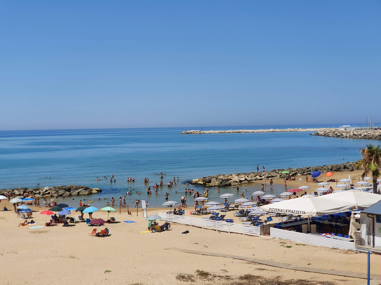 Spiaggia di Kamarina'in fotoğrafı çok temiz temizlik seviyesi ile