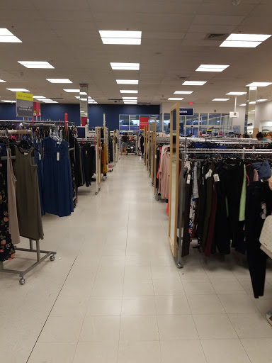 Department Store «Marshalls», reviews and photos, 2650 Sunrise Hwy, East Islip, NY 11730, USA