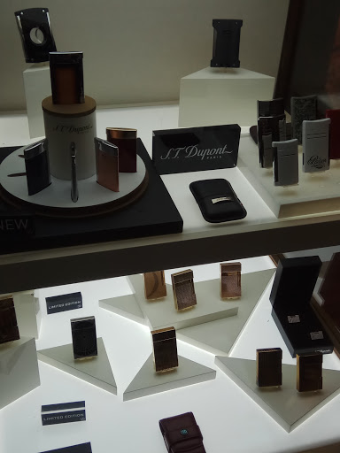 Tobacco Shop «Georgetown Tobacco», reviews and photos, 3144 M St NW, Washington, DC 20007, USA