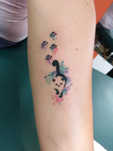 Tattoo Shop «Art In Motion Inc Tattooing», reviews and photos, 415 S Broadway St, Medina, OH 44256, USA