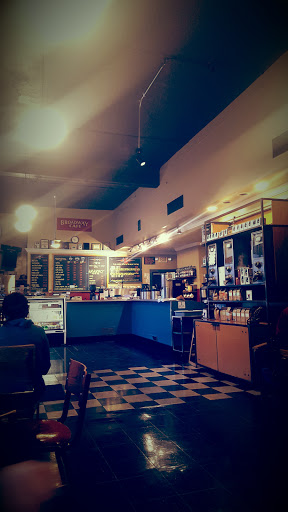 Coffee Shop «Broadway Cafe», reviews and photos, 4106 Broadway, Kansas City, MO 64111, USA