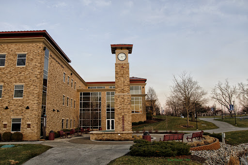 Lee and Jim Vann Library