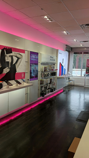 Cell Phone Store «T-Mobile», reviews and photos, 4825 Stone Mountain Hwy, Lilburn, GA 30047, USA