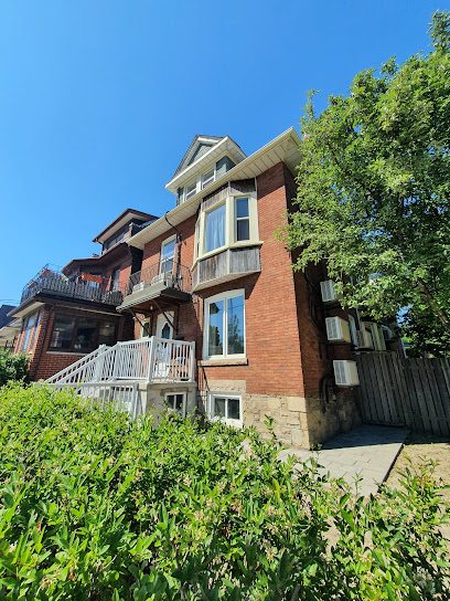 Elegant Suite at Bloor/Bathurst