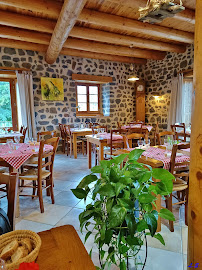 Atmosphère du Restaurant Auberge La Maison De Julia à Blanzac - n°2