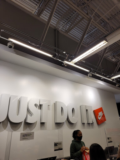 Clothing Store «Nike Factory Store», reviews and photos, 167 Opry Mills Dr, Nashville, TN 37214, USA