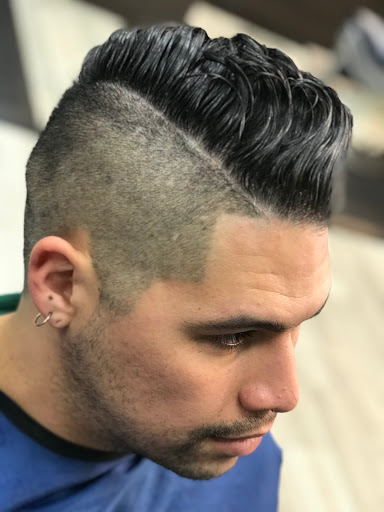 Barber Shop «Alpharetta Barber Shop», reviews and photos, 5530 Windward Pkwy #220, Alpharetta, GA 30004, USA