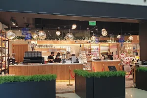 Lily Café image