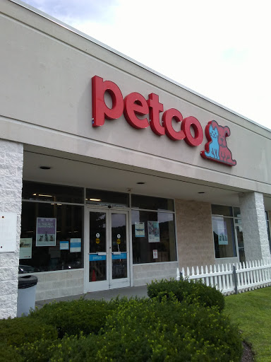 Petco Animal Supplies, 169 Federal Rd, Brookfield, CT 06804, USA, 