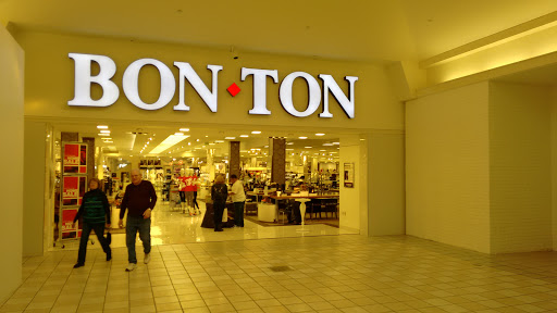 Bon-Ton, 364 Maine Mall Rd, Portland, ME 04106, USA, 