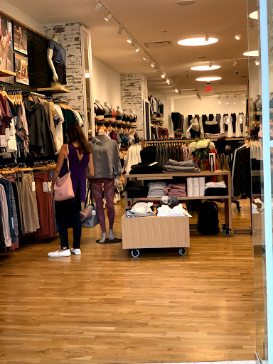 Sportswear Store «lululemon», reviews and photos, 2223 N Westshore Blvd #264, Tampa, FL 33607, USA