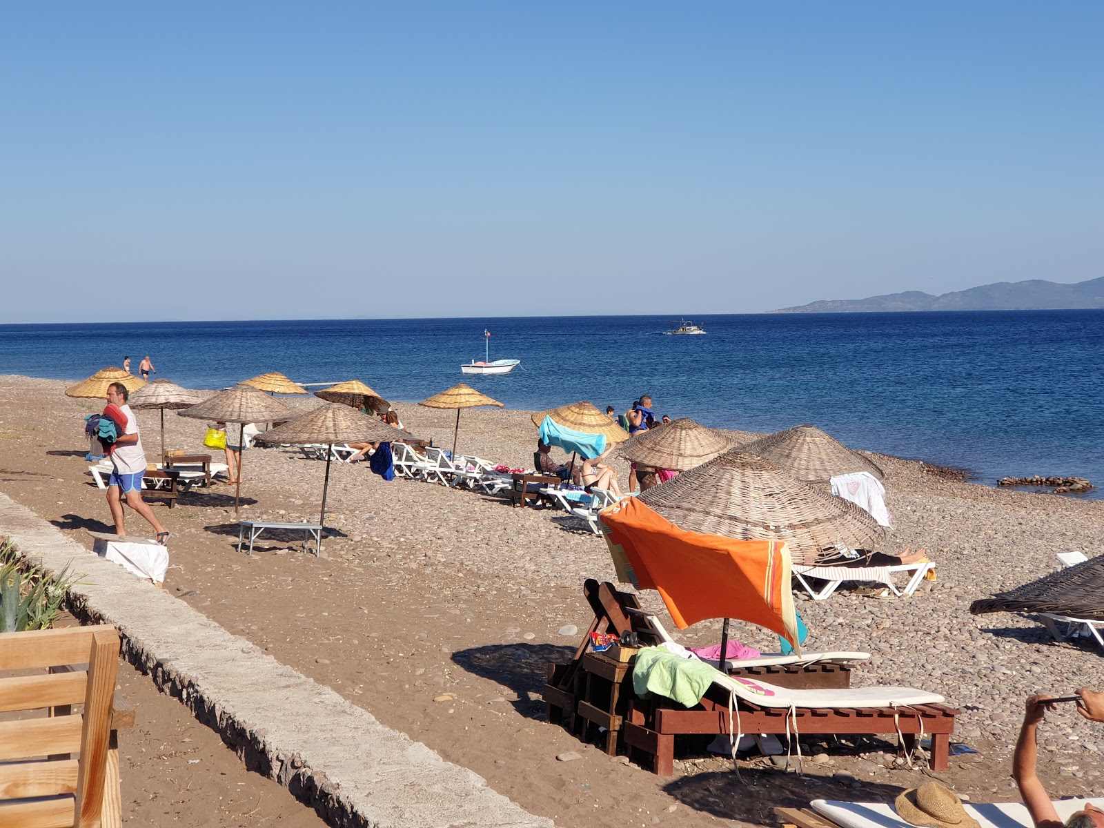 Foto von Karadiken beach mit türkisfarbenes wasser Oberfläche