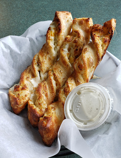 Pizza Restaurant «Round Table Pizza», reviews and photos, 844 N Delaware St, San Mateo, CA 94401, USA