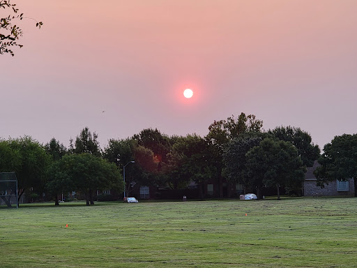 Park «Neighborhood Park - Frank Beverly Park», reviews and photos, 7112 Quarry Chase Trail, Plano, TX 75025, USA