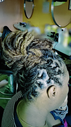 Beauty Salon «Diva Hair Care Unisex Salon», reviews and photos, 1470 Williamsbridge Rd, Bronx, NY 10461, USA