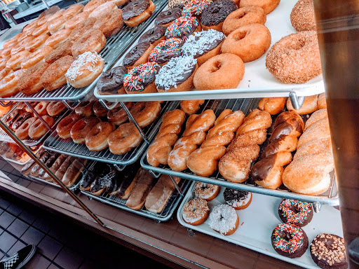 Donut Shop «Miss Donuts», reviews and photos, 832 W Whittier Blvd, Montebello, CA 90640, USA