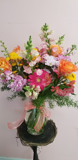 Florist «Amazing Petals», reviews and photos, 125 S Broadway St, Lake Orion, MI 48362, USA