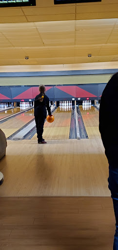 Bowling Alley «Harbor Lanes Bowling Center», reviews and photos, 25419 Jefferson Ave, St Clair Shores, MI 48081, USA