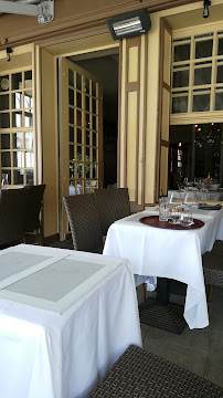 Atmosphère du Restaurant français Le Vieux Honfleur - Collection Saint Siméon - Restaurant sur le port d'Honfleur - n°8