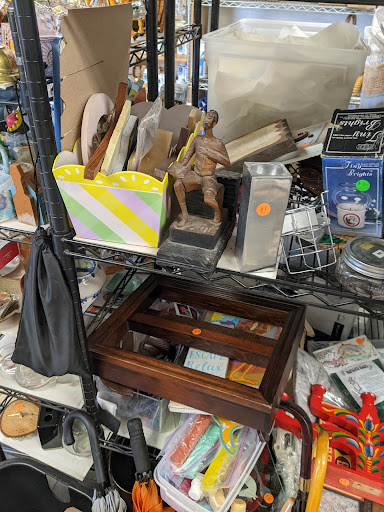 Thrift Store «Grey Bears Thrift Store», reviews and photos, 2710 Chanticleer Ave, Santa Cruz, CA 95065, USA