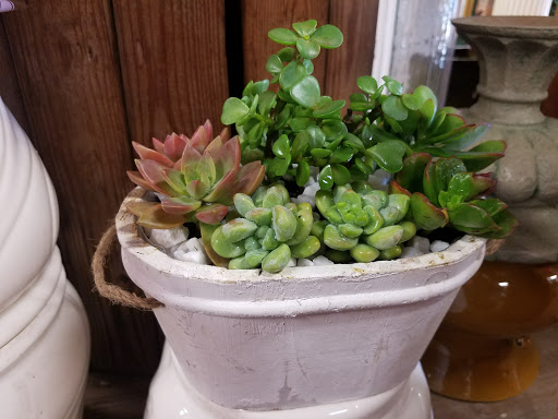 Florist «Little Flower Shop», reviews and photos, 616 High St, Delano, CA 93215, USA