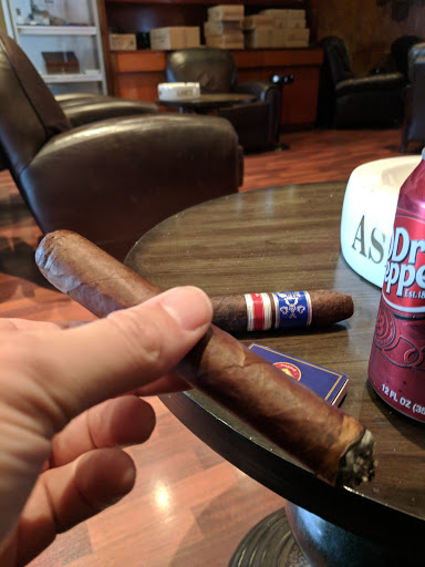 Cigar Shop «Fair Oaks Cigar Lounge», reviews and photos, 1000 Bristol St N # 7, Newport Beach, CA 92660, USA