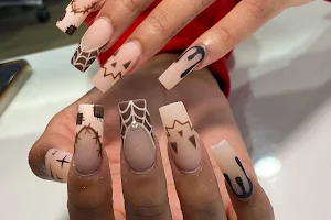 Natural's Nails Salon image
