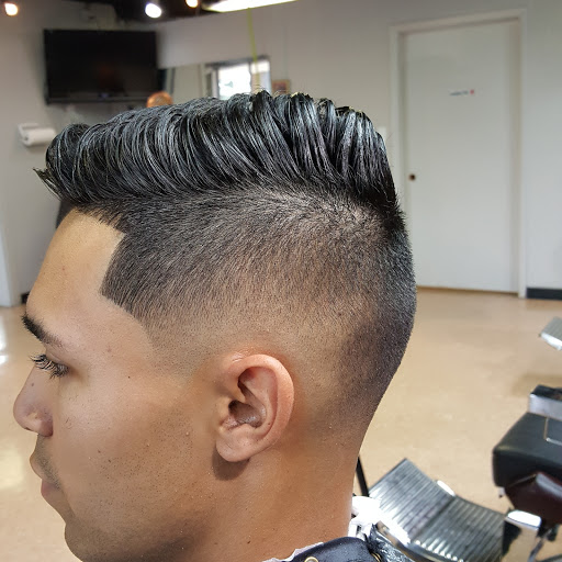 Barber Shop «DCB Barber Shop - Barber Shop Hispano», reviews and photos, 1545 E Olive Rd, Pensacola, FL 32514, USA