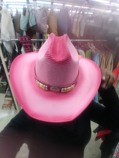 Thrift Store «Village Discount Outlet», reviews and photos, 3500 Cleveland Ave, Columbus, OH 43224, USA