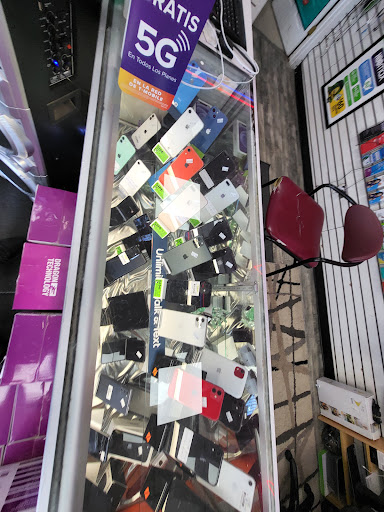 Cell Phone Store «Xtreme Mobile», reviews and photos, 4702 W 63rd St, Chicago, IL 60629, USA