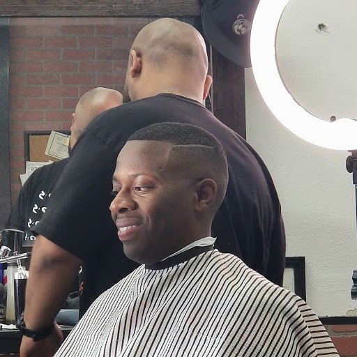 Barber Shop «Midtown Barbershop», reviews and photos, 4830 Almeda Rd, Houston, TX 77004, USA