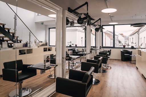 Friseur Haarschneiderei In Mistelbach