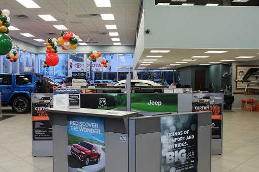 Jeep Dealer «East Hills Chrysler Jeep Dodge Ram SRT», reviews and photos, 2300 Northern Blvd, Greenvale, NY 11548, USA