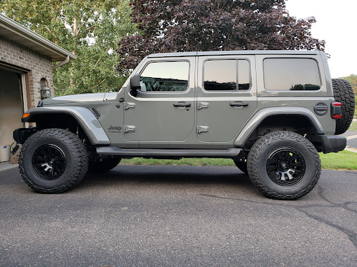 Car Dealer «Coon Rapids Chrysler Dodge Jeep Ram», reviews and photos